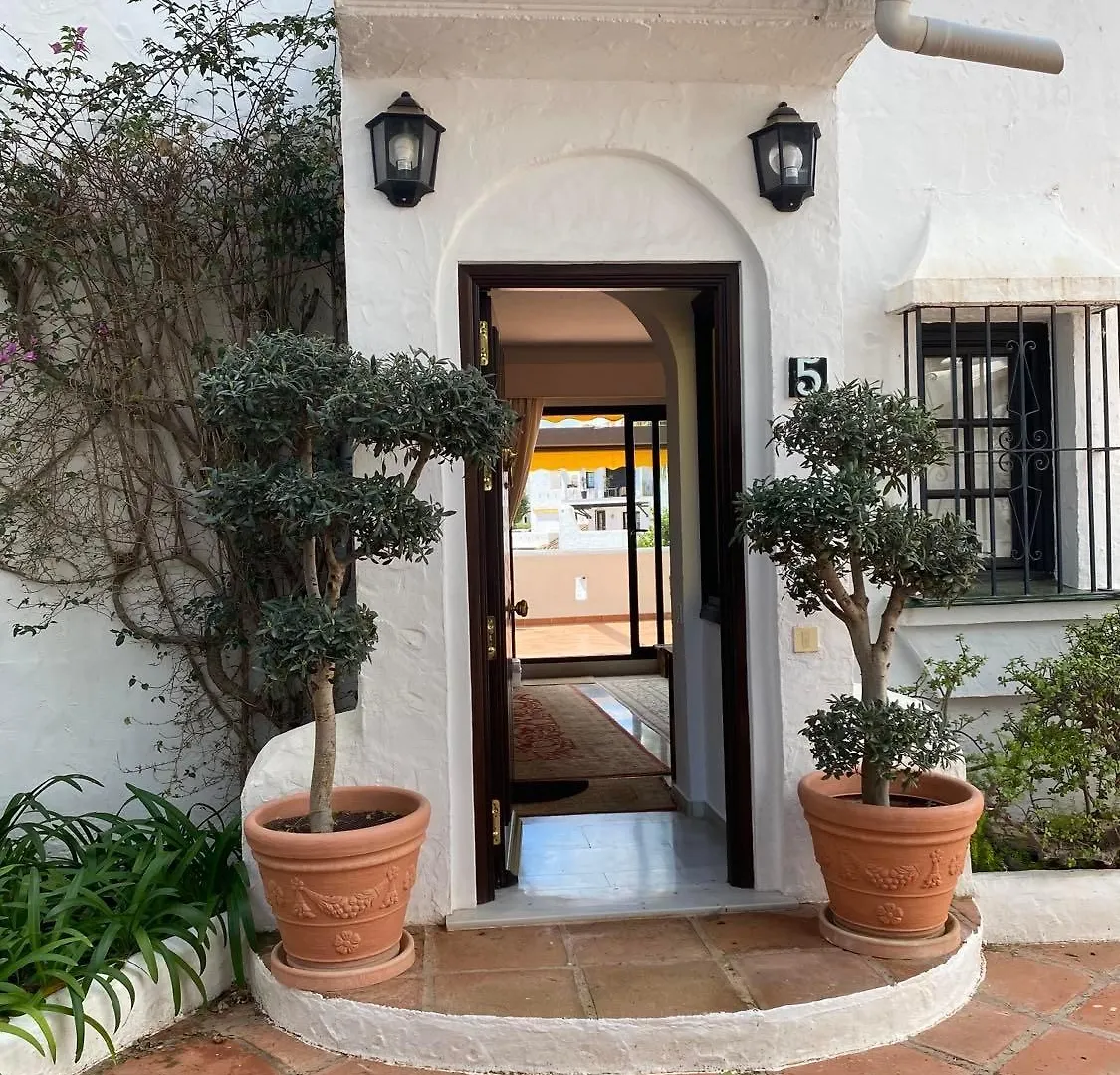 Topbeliggende Lejl I Marbella Nueva Andalucia España